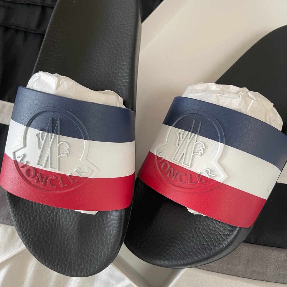 Moncler slides men size 42 US9